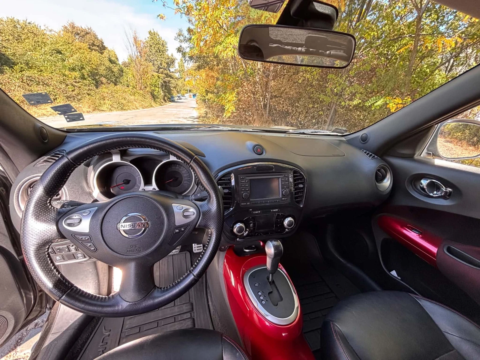 Nissan Juke 1.6 Tekna 4x4, снимка 8 - Автомобили и джипове - 56441453