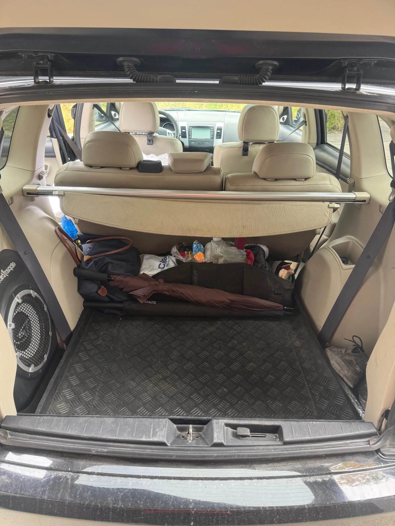 Mitsubishi Outlander, снимка 13 - Автомобили и джипове - 56657657