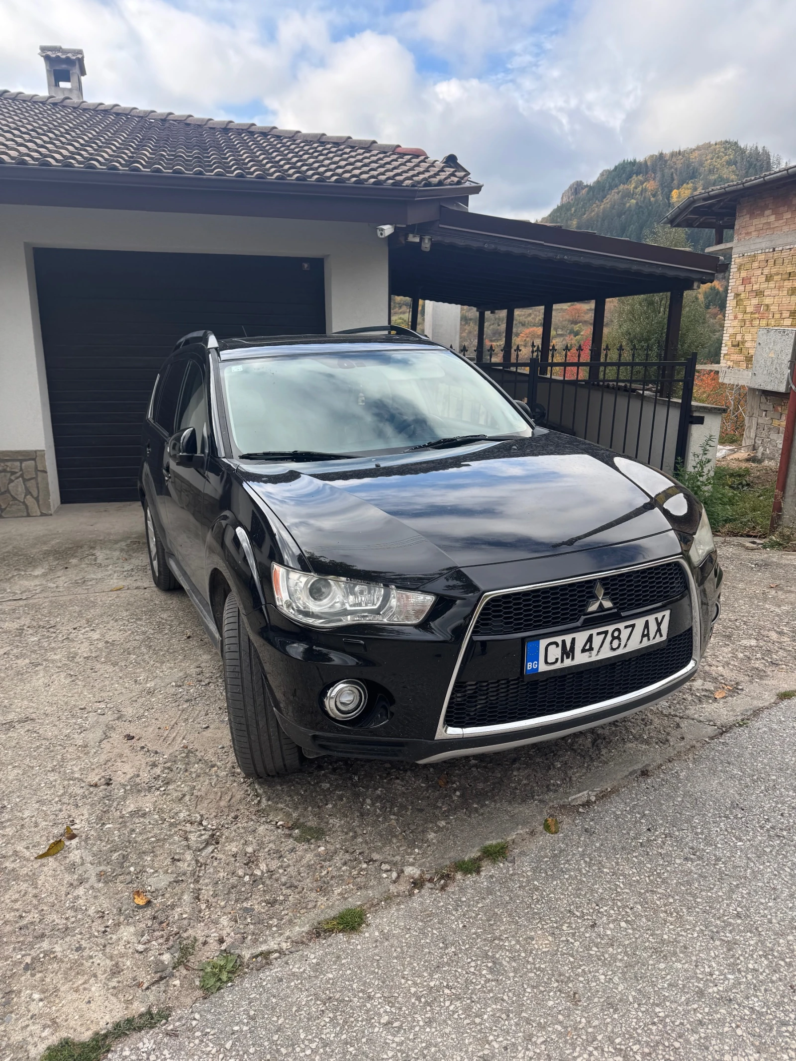 Mitsubishi Outlander, снимка 2 - Автомобили и джипове - 56657657