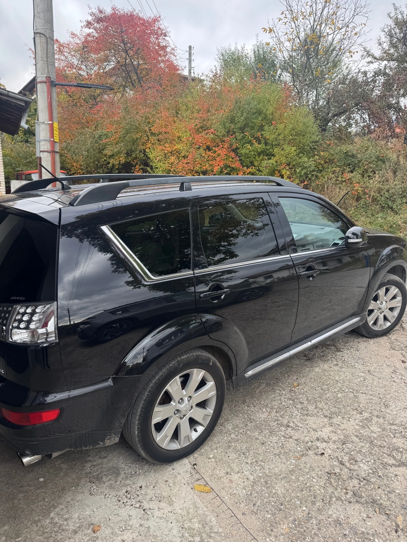Mitsubishi Outlander, снимка 5 - Автомобили и джипове - 56657657