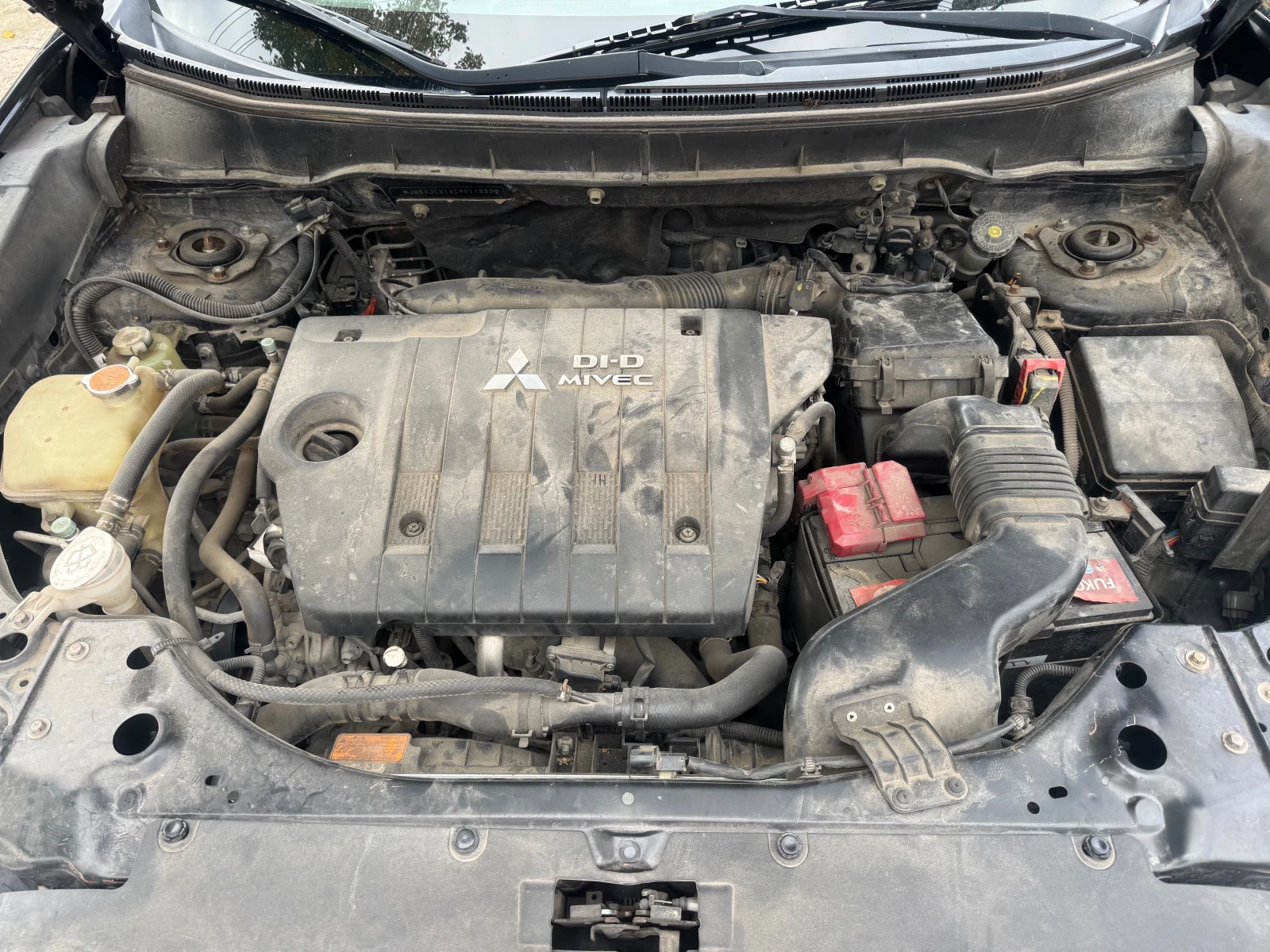 Mitsubishi Outlander, снимка 15 - Автомобили и джипове - 56657657