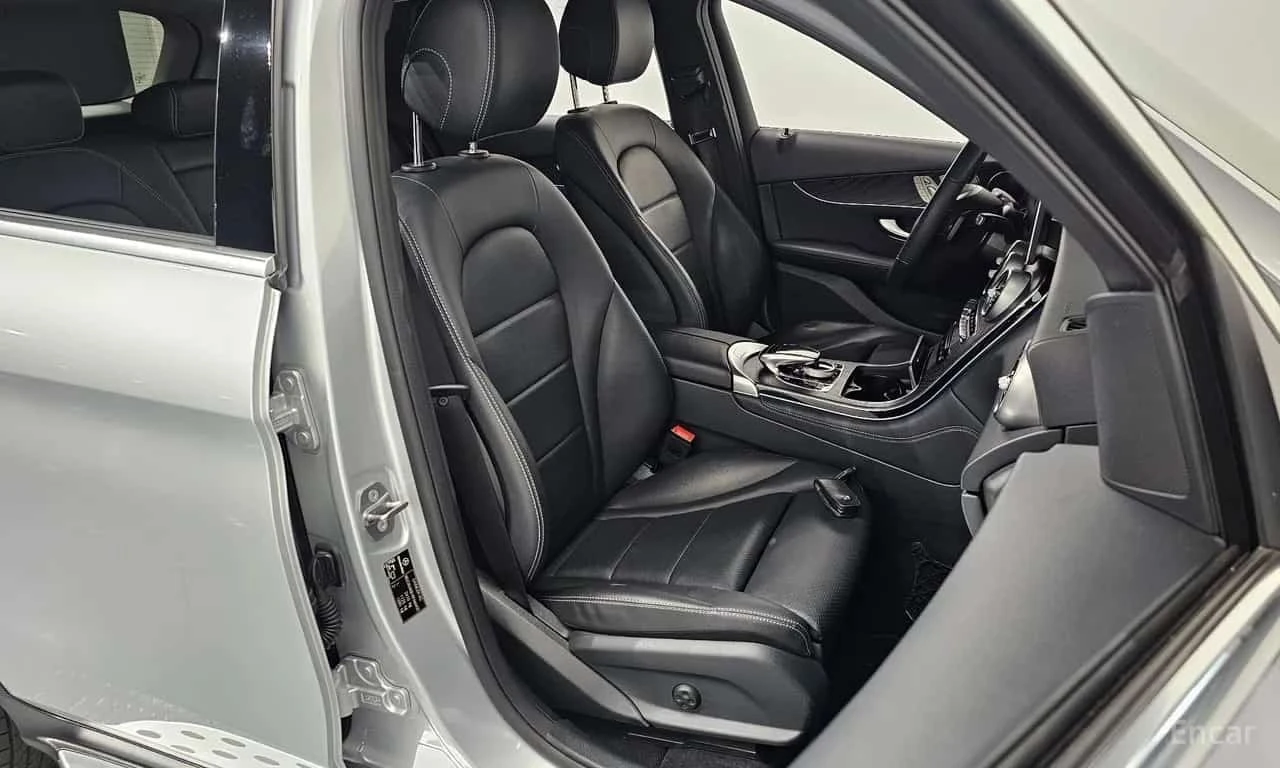Mercedes-Benz GLC * GLC300 4MATIC * , снимка 12 - Автомобили и джипове - 56735613