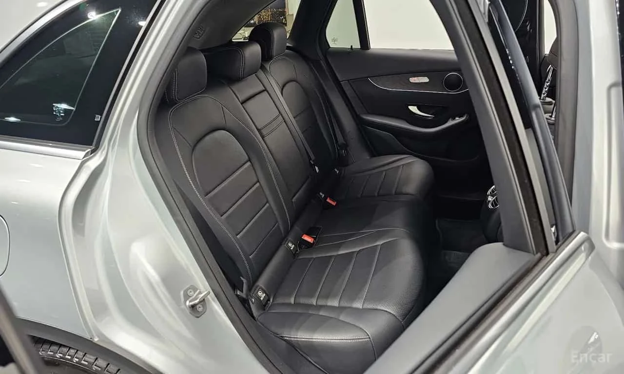 Mercedes-Benz GLC * GLC300 4MATIC * , снимка 11 - Автомобили и джипове - 56735613