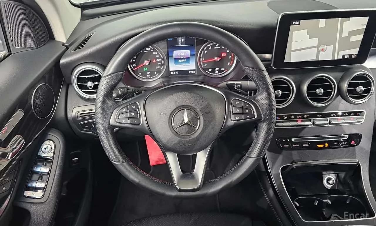 Mercedes-Benz GLC * GLC300 4MATIC * , снимка 13 - Автомобили и джипове - 56735613