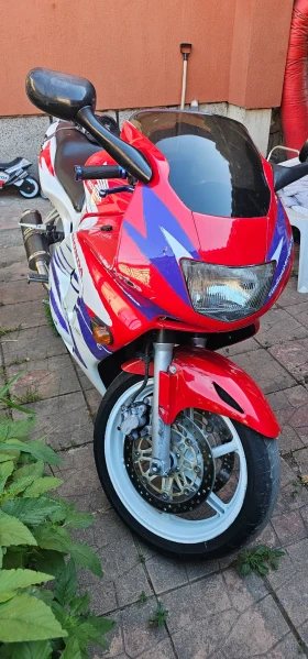 Honda Cbr Пистово ф3, снимка 1