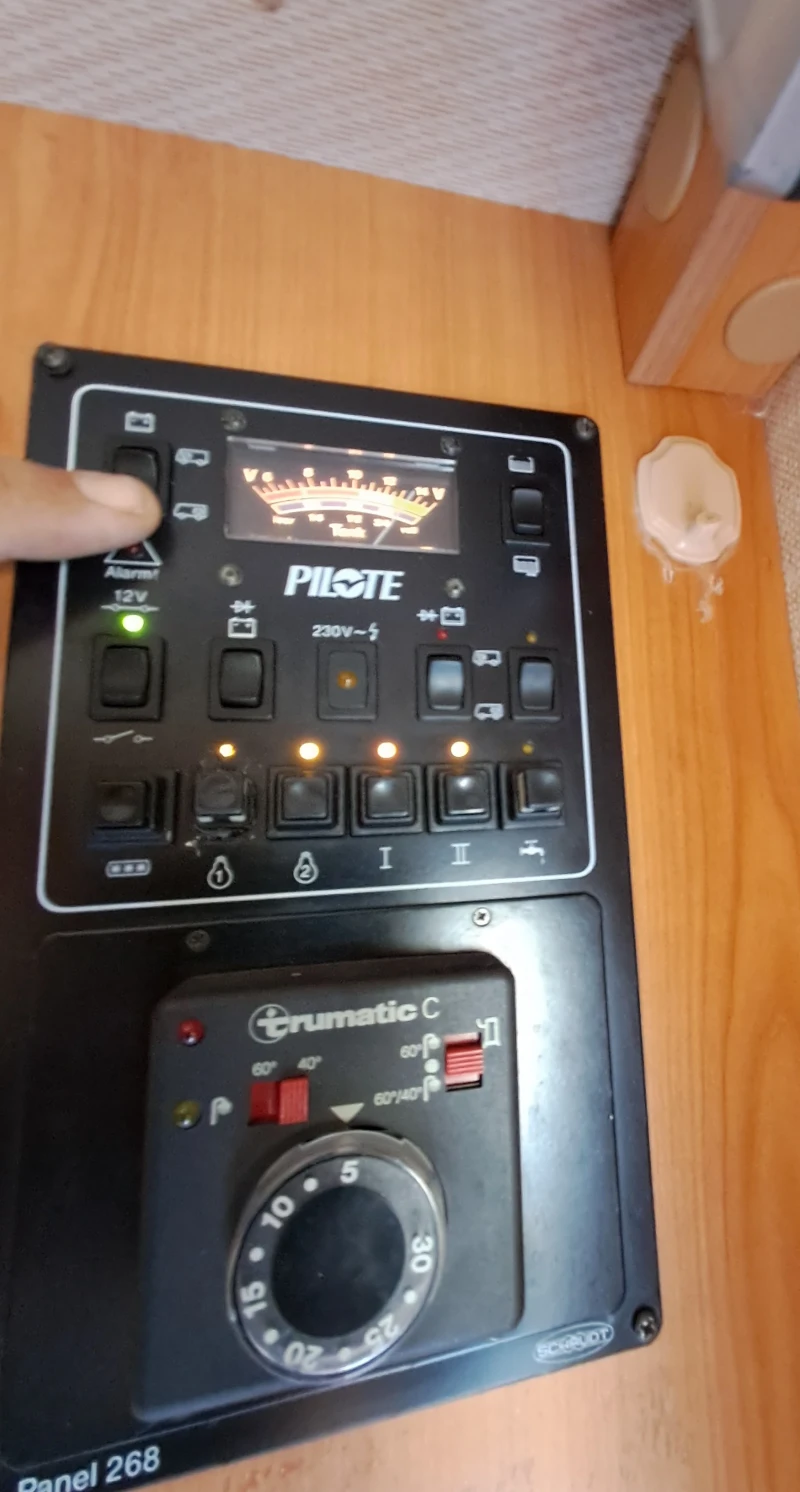 Кемпер Mercedes-Benz 312, снимка 16 - Каравани и кемпери - 52281161