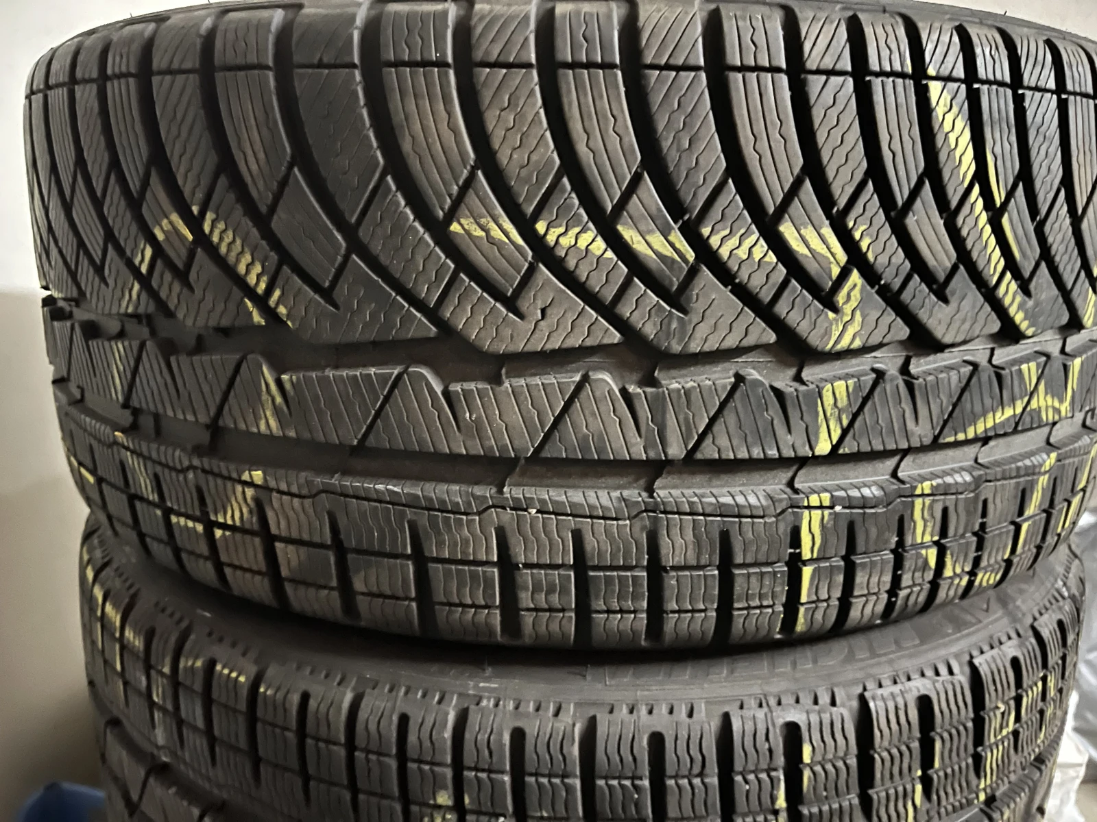 ���� 235/35R19 | Mobile.bg � ����������� 2