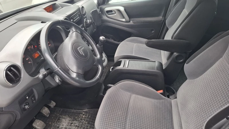 Citroen Berlingo Мултиспейс, снимка 8 - Автомобили и джипове - 48471850