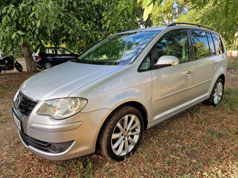 VW Touran, снимка 2 - Автомобили и джипове - 52368415