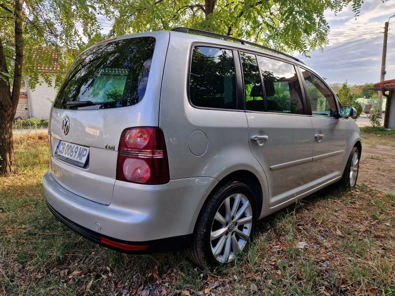 VW Touran, снимка 3 - Автомобили и джипове - 52368415