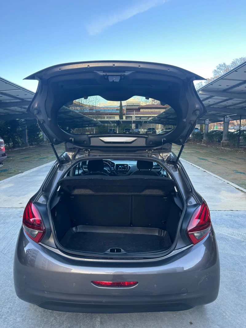 Peugeot 208 PureTech Allure, снимка 5 - Автомобили и джипове - 52623341
