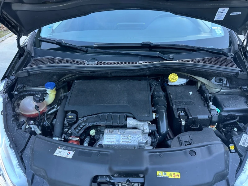 Peugeot 208 PureTech Allure, снимка 17 - Автомобили и джипове - 52623341