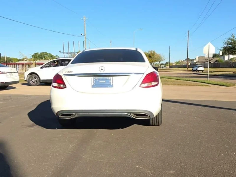 Mercedes-Benz C 300, снимка 4 - Автомобили и джипове - 53345016