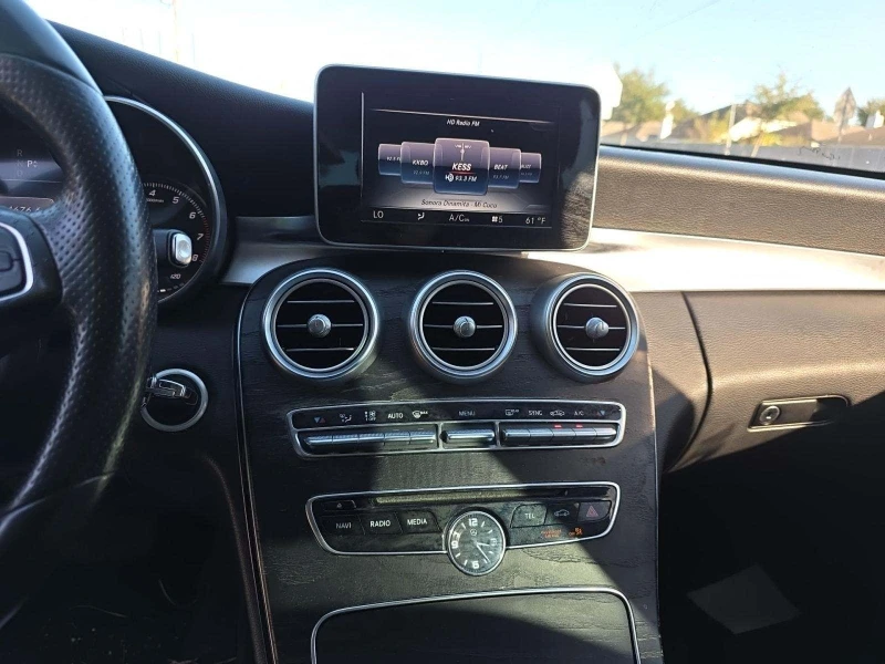 Mercedes-Benz C 300, снимка 11 - Автомобили и джипове - 53345016