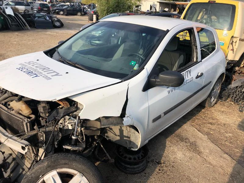 Renault Clio 1.5Dci, снимка 7 - Автомобили и джипове - 2031207