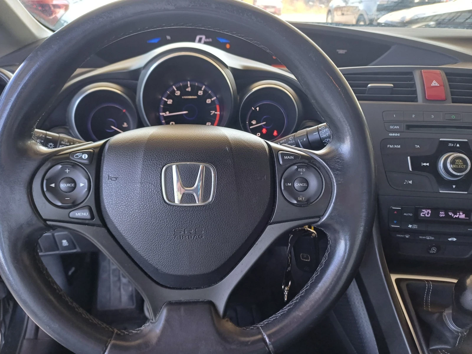 Honda Civic 1.4i* * 6скорости* * камера - изображение 9