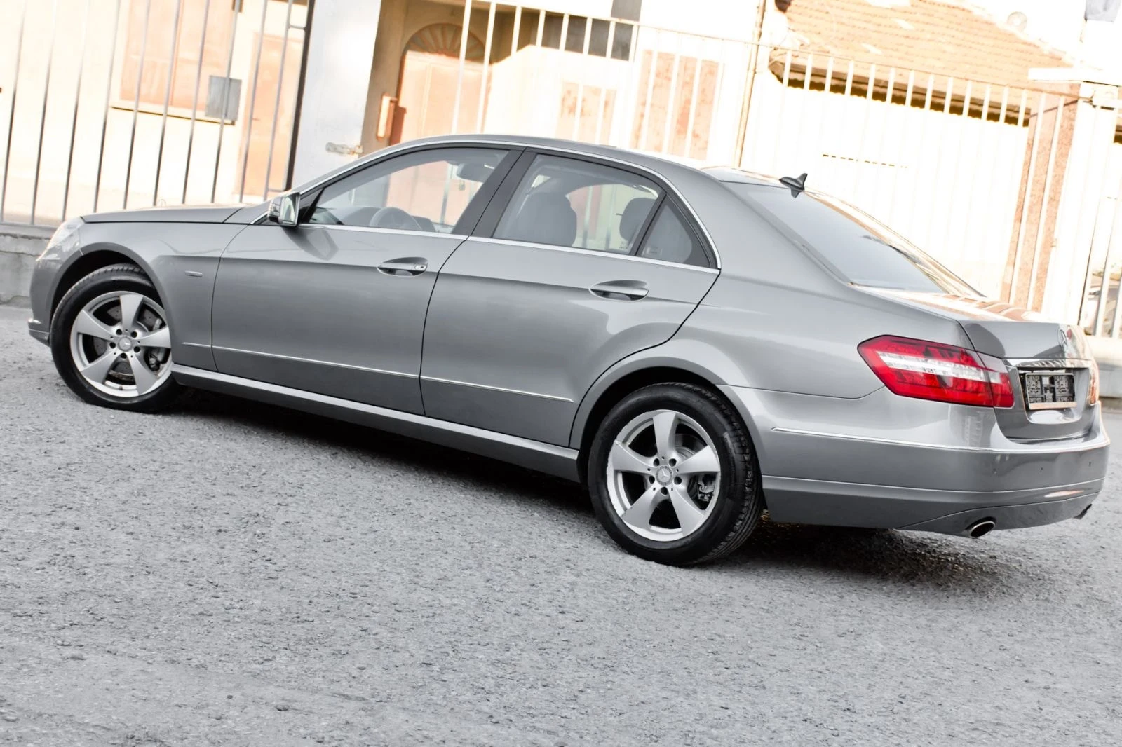 Mercedes-Benz E 350 CDI-DISTRONIC-МАСАЖ-КАМЕРА-AMBIENT-LINE ASIST-FULL - изображение 5