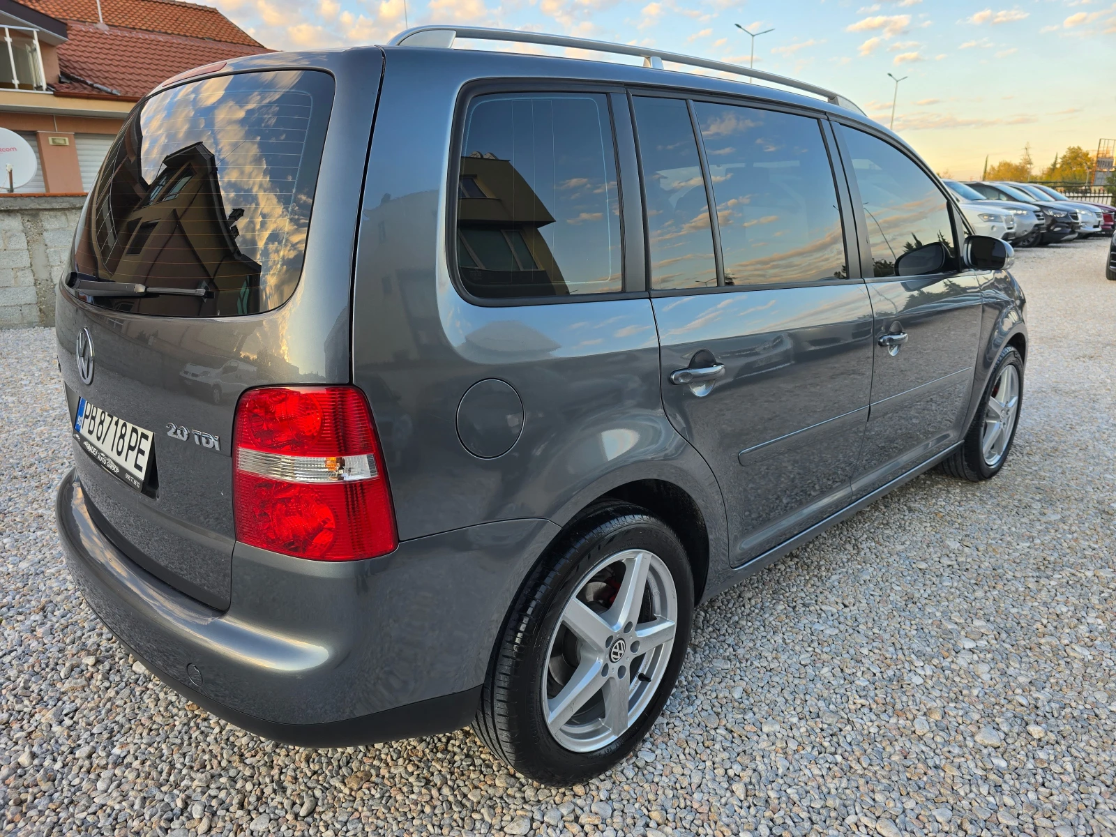 VW Touran 2.0TDI 7-местен - изображение 4