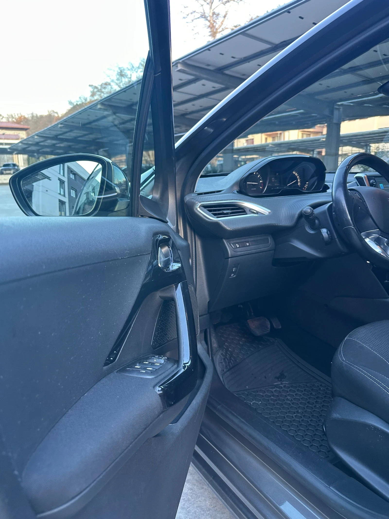 Peugeot 208 PureTech Allure | Mobile.bg   14