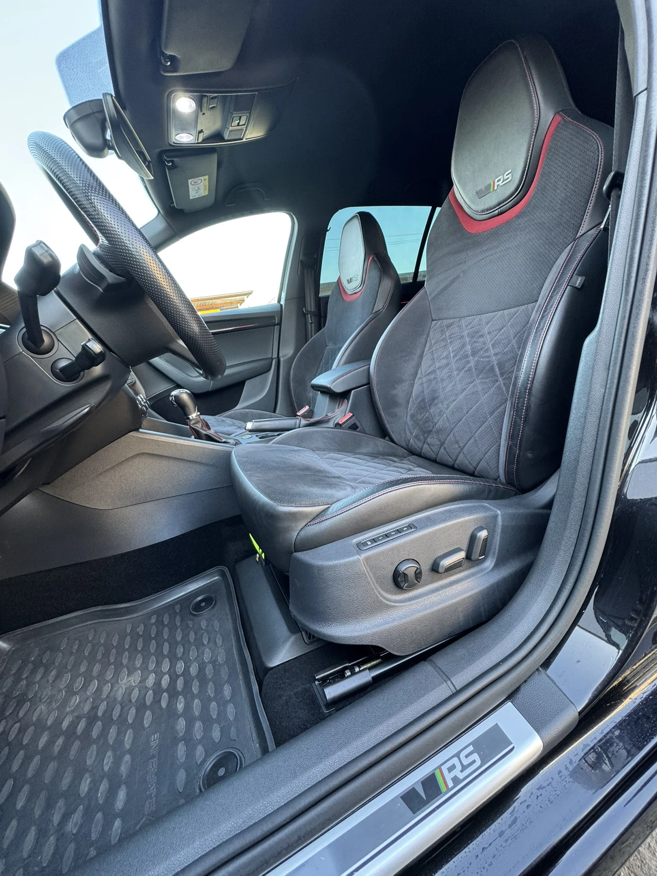 Skoda Octavia VRS 2.0d DSG, снимка 12 - Автомобили и джипове - 53810991