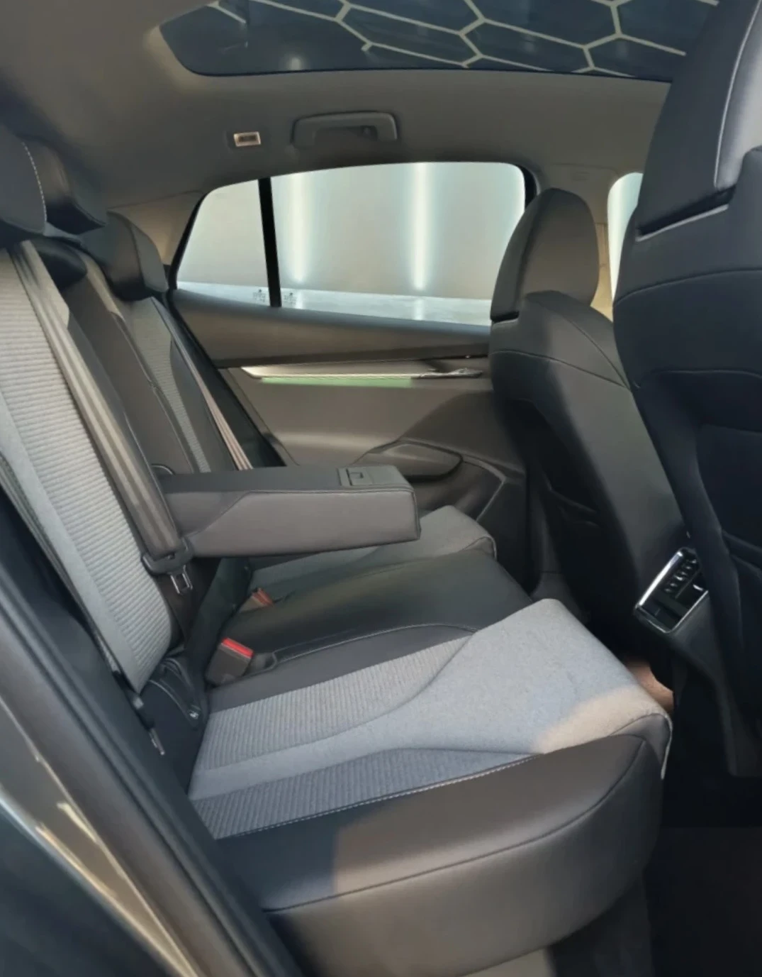 Skoda Enyaq Coupe 60 Louft/Pano/Kam, снимка 13 - Автомобили и джипове - 54344628