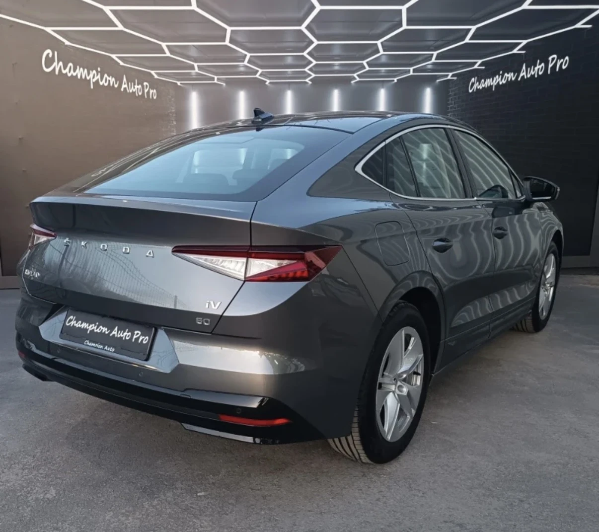 Skoda Enyaq Coupe 60 Louft/Pano/Kam, снимка 6 - Автомобили и джипове - 54344628