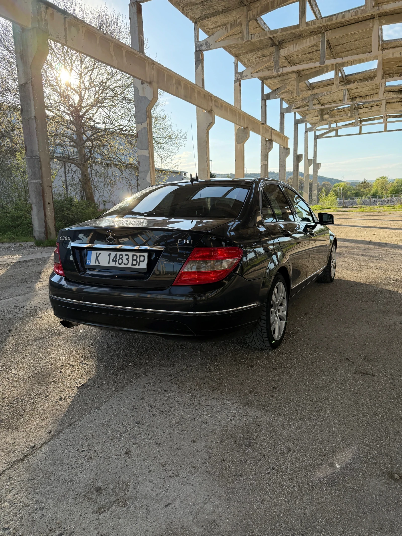 Mercedes-Benz C 200, снимка 2 - Автомобили и джипове - 54345871
