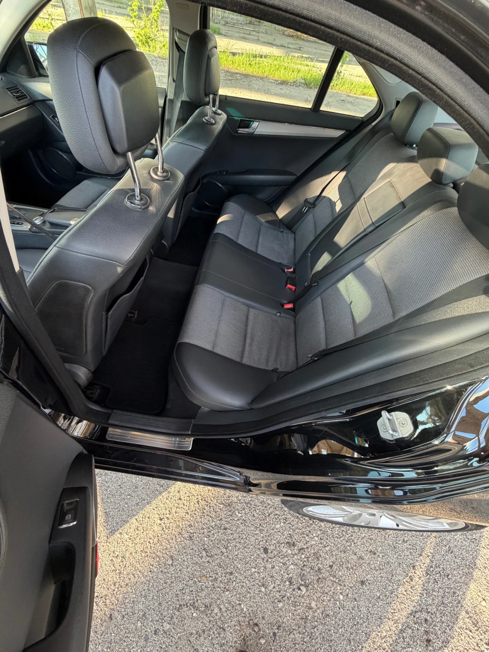 Mercedes-Benz C 200, снимка 5 - Автомобили и джипове - 54345871