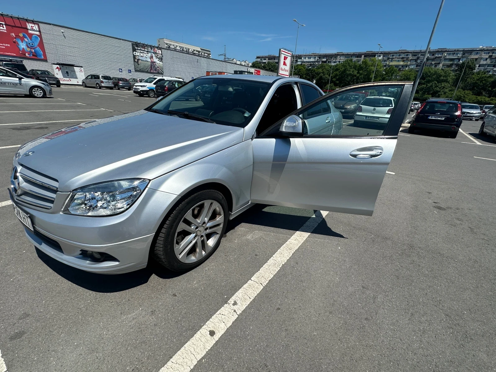 Mercedes-Benz C 220 Напълно обслужена! Крайна цена 5700EUR!