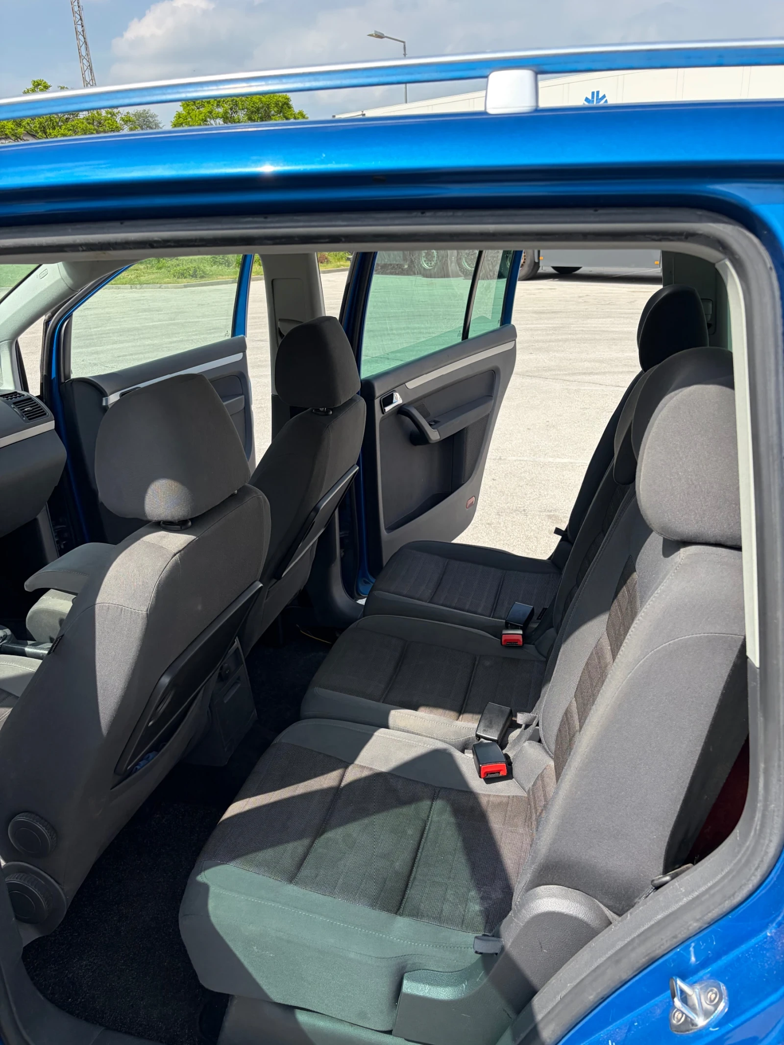 VW Touran, снимка 11 - Автомобили и джипове - 54508788