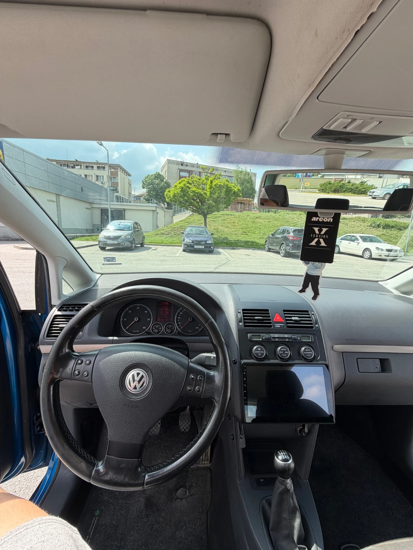 VW Touran, снимка 8 - Автомобили и джипове - 54508788