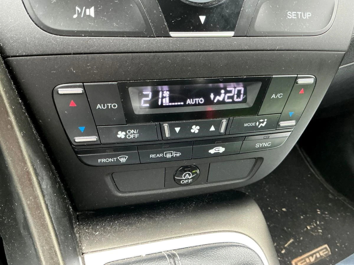 Honda Civic 1.8 i-vtec, снимка 12 - Автомобили и джипове - 54706757