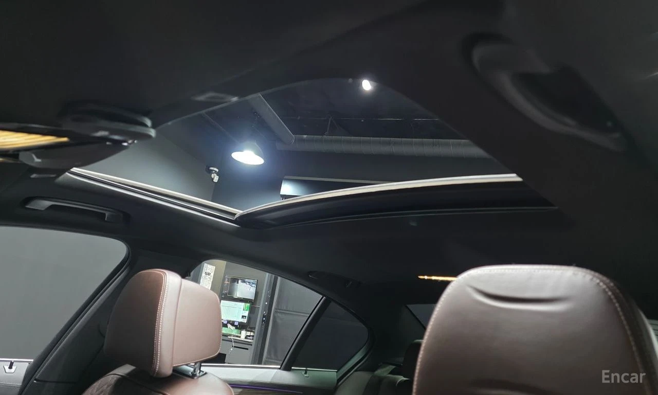 BMW 530E M* SPORT* HARMON* KARDON* ХЕДЪП* 360КАМЕРА* LANE* , снимка 15 - Автомобили и джипове - 54823317
