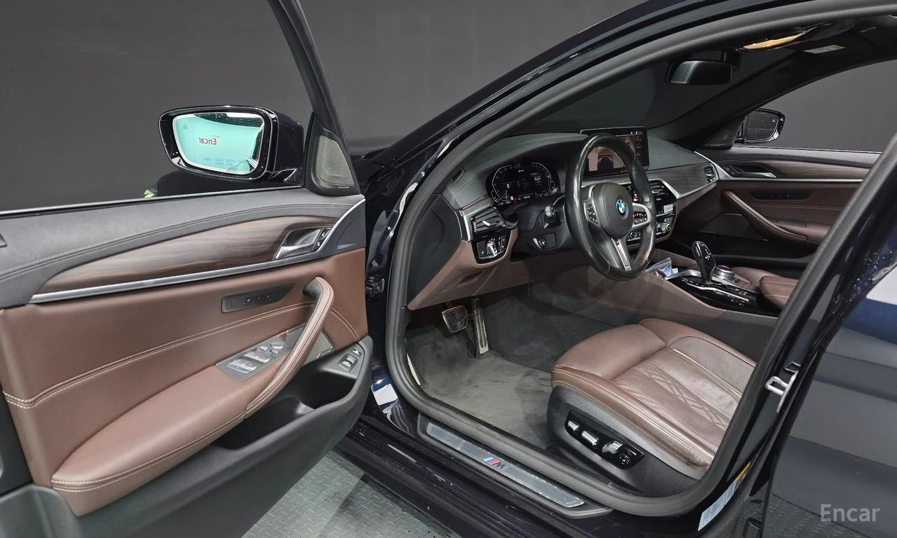 BMW 530E M* SPORT* HARMON* KARDON* ХЕДЪП* 360КАМЕРА* LANE* , снимка 5 - Автомобили и джипове - 54823317