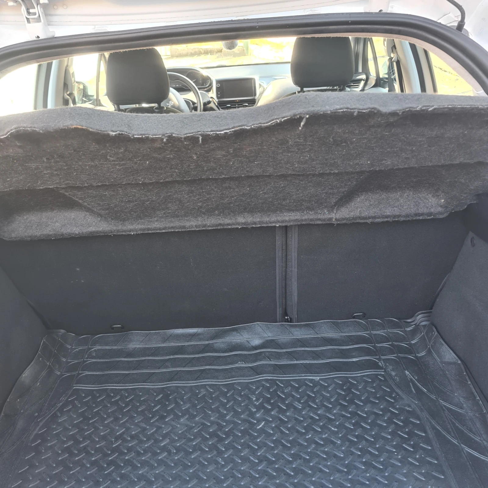 Peugeot 208, снимка 10 - Автомобили и джипове - 54984551