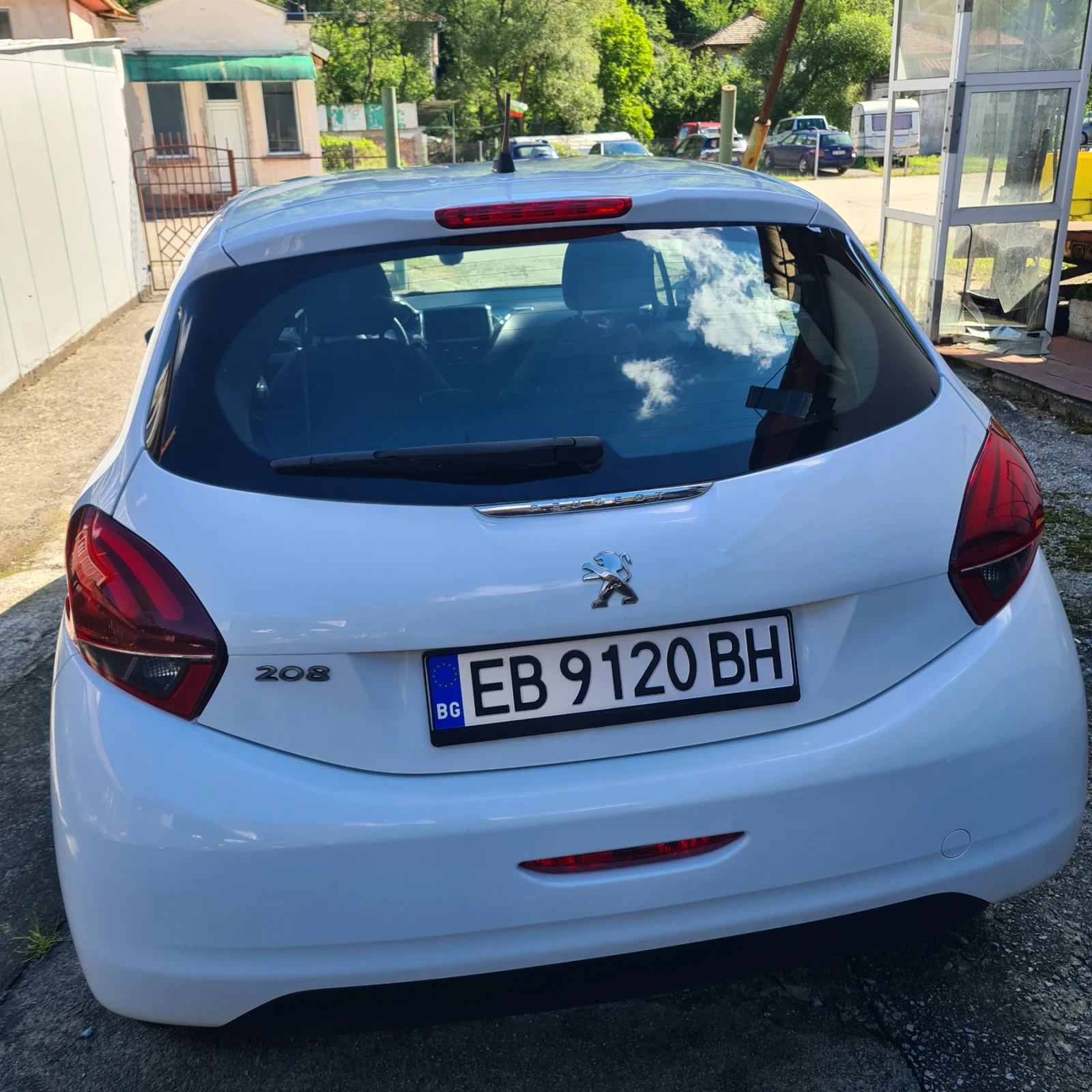 Peugeot 208, снимка 4 - Автомобили и джипове - 54984551