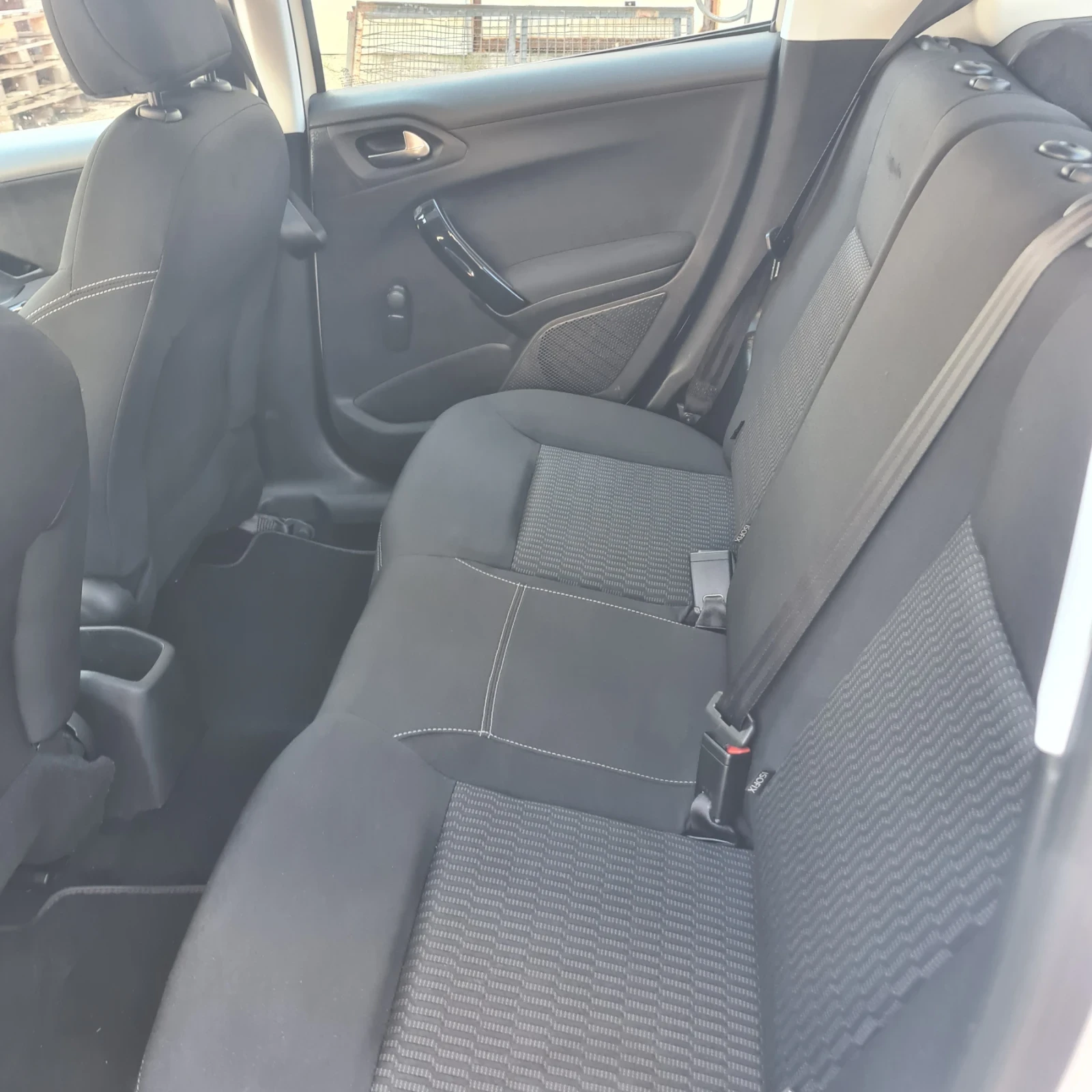 Peugeot 208, снимка 11 - Автомобили и джипове - 54984551