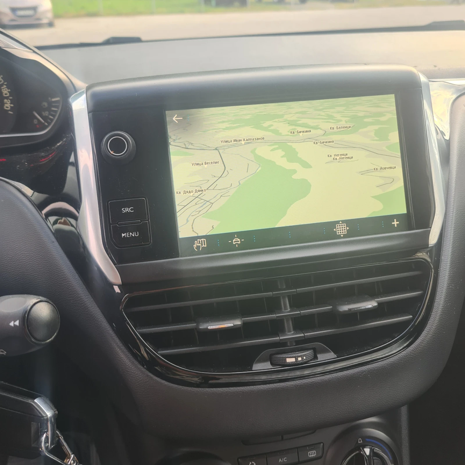 Peugeot 208, снимка 17 - Автомобили и джипове - 54984551
