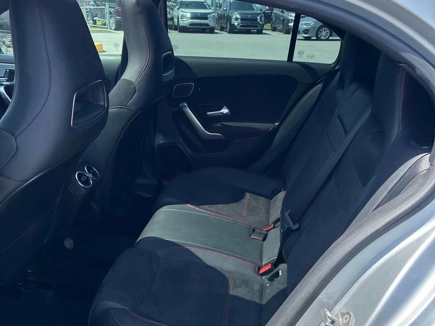 Mercedes-Benz A 250 AMG-LINE* Night Pack* Back cam* Шибидах* Подгрев* , снимка 11 - Автомобили и джипове - 55254570