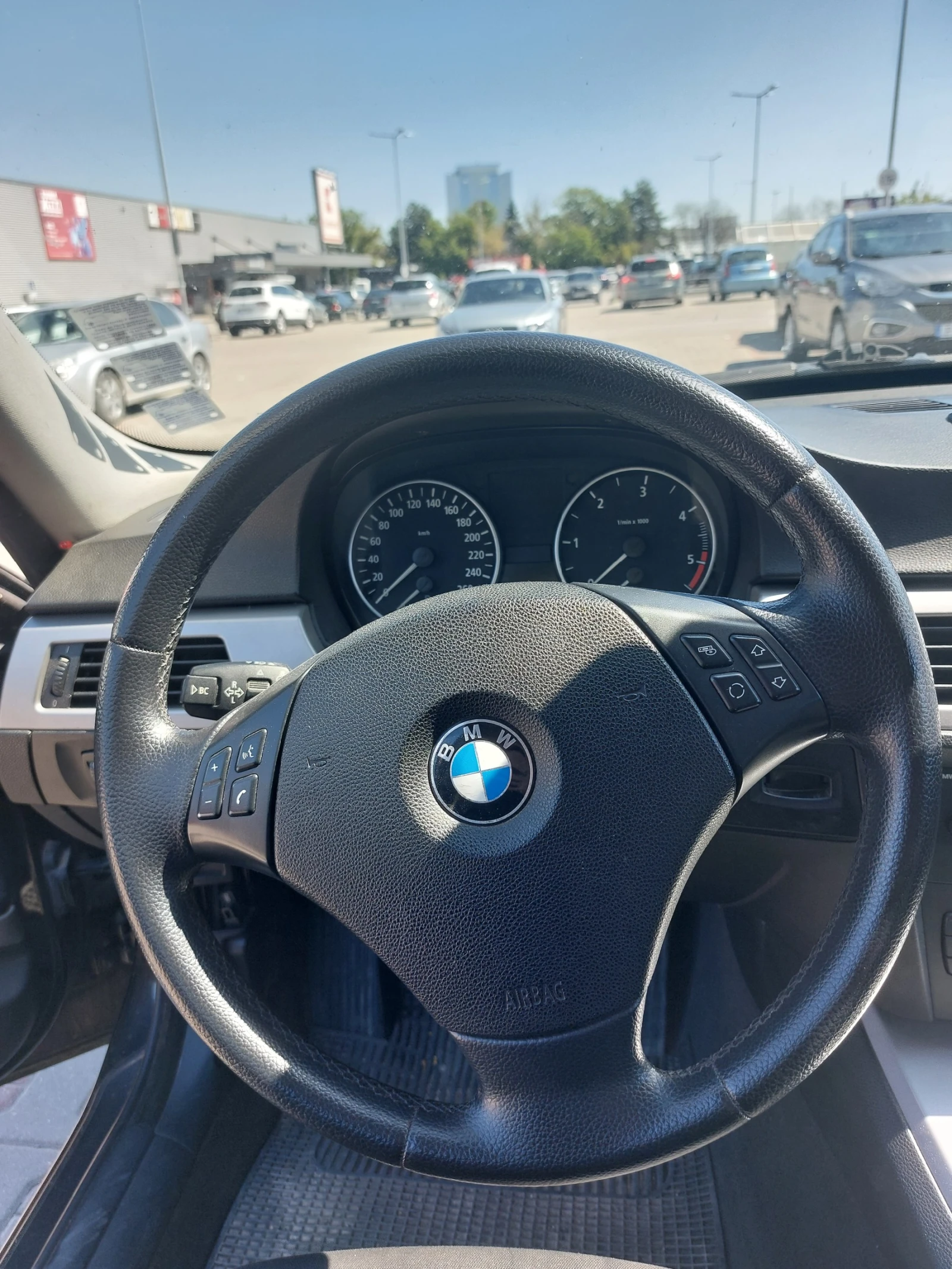 BMW 320, снимка 9 - Автомобили и джипове - 55578975