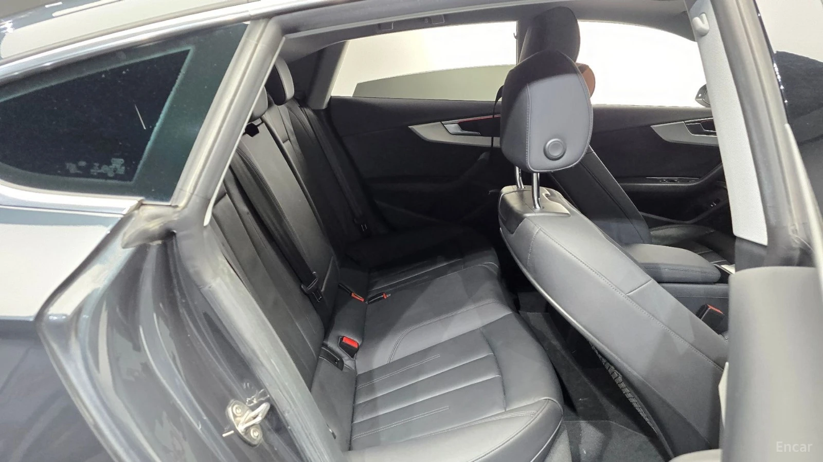 Audi A5 40TFSI* QUATTRO* ПОДГРЕВ* КОЖА* ПАНОРАМА* КАМЕРА* , снимка 9 - Автомобили и джипове - 55689493