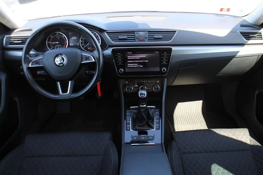 Skoda Superb 4x4 Style Panorama, снимка 5 - Автомобили и джипове - 55811373