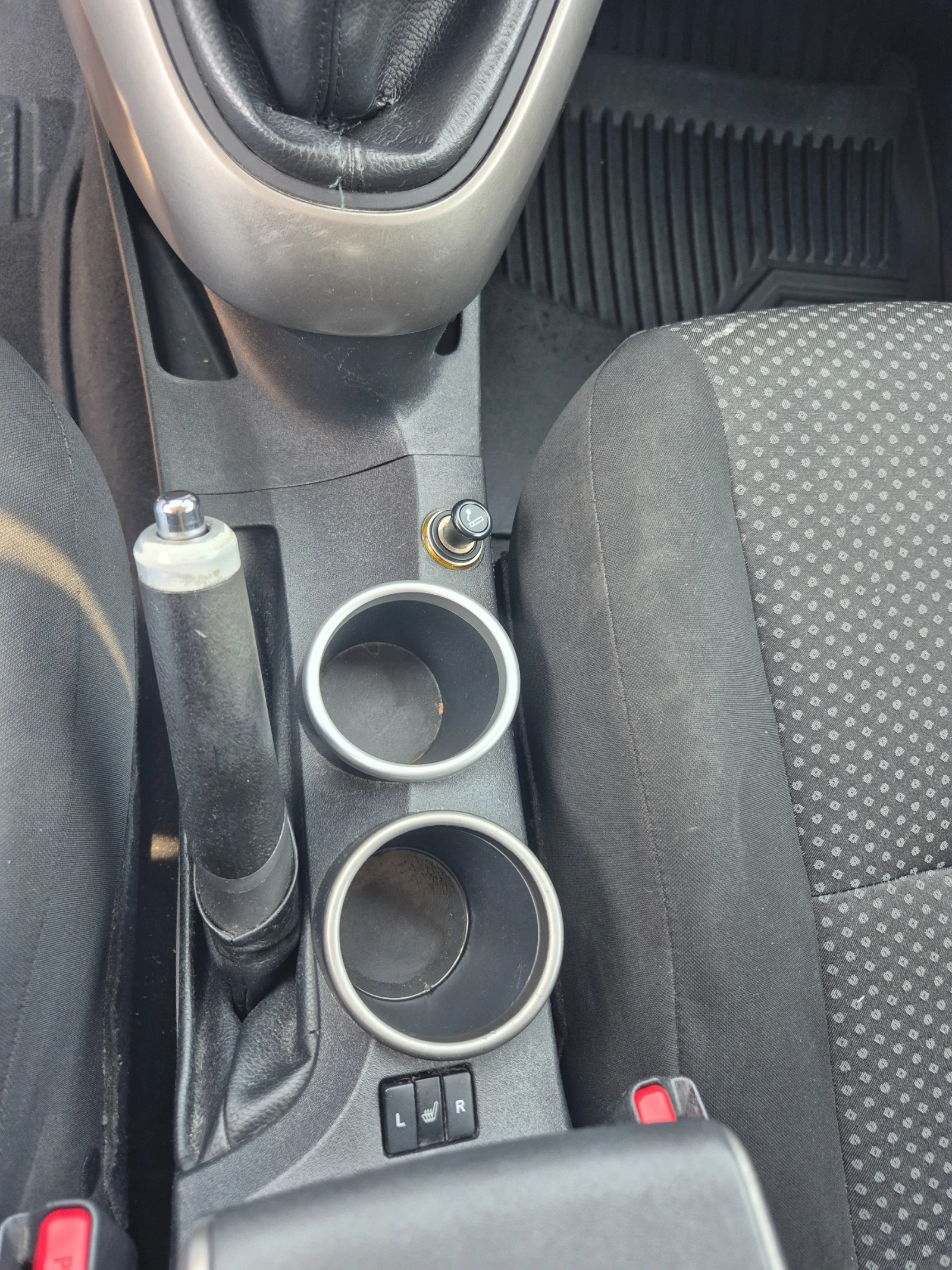 Toyota Verso, снимка 14 - Автомобили и джипове - 55854312