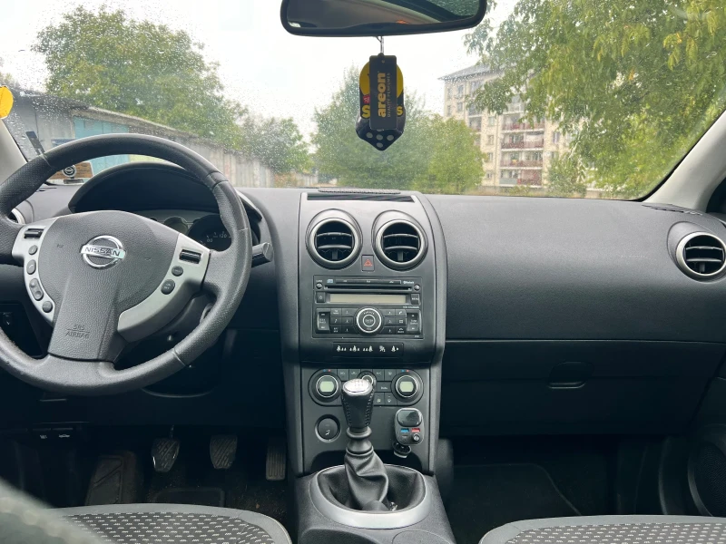 Nissan Qashqai 1.5 DCI, снимка 10 - Автомобили и джипове - 47204191