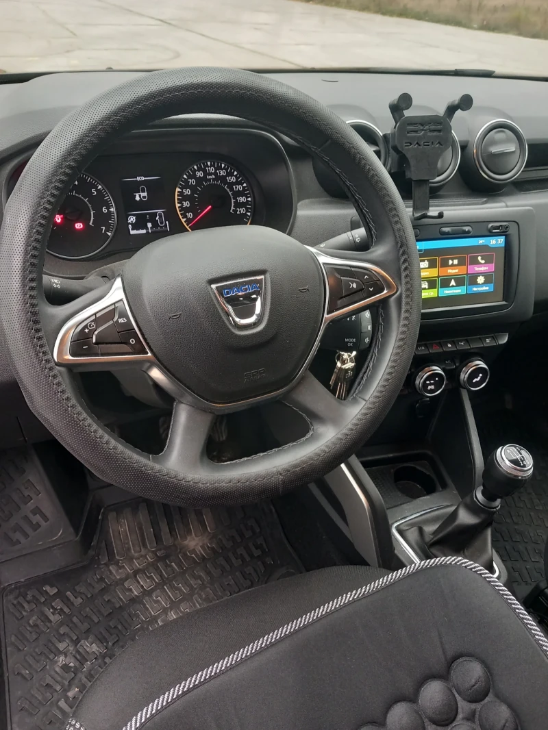 Dacia Duster 1.6 SCE 4x4 PRESTIGE, снимка 8 - Автомобили и джипове - 48077661