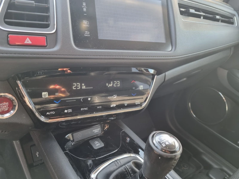 Honda Hr-v, снимка 15 - Автомобили и джипове - 52267632