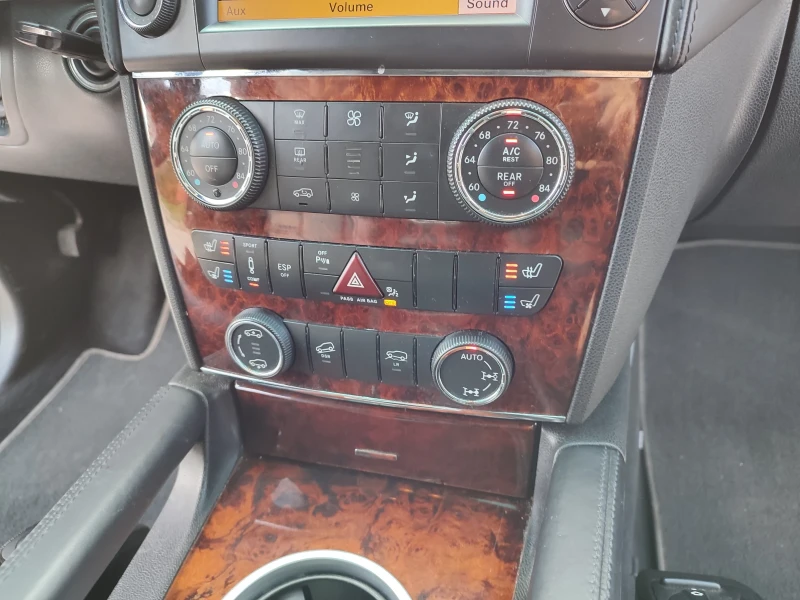 Mercedes-Benz GL 550 OFF-ROAD ПАКЕТ, ГАЗОВА УРЕДБА , снимка 2 - Автомобили и джипове - 52945612