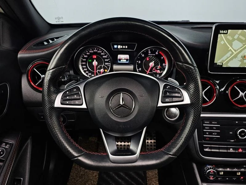 Mercedes-Benz GLA GLA45 AMG 4MATIC| 360к.с.| ВКЛ.ТЕХНОТЕСТ, снимка 13 - Автомобили и джипове - 55430793