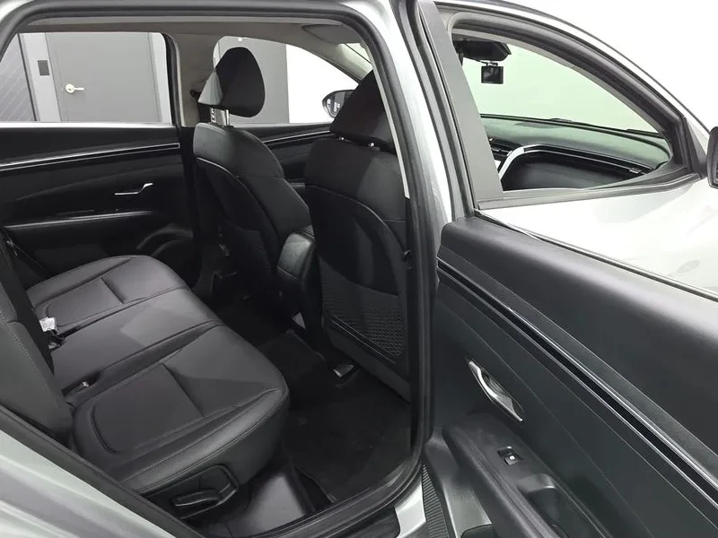 Hyundai Tucson 2.0 4WD MODERN, снимка 11 - Автомобили и джипове - 55802141