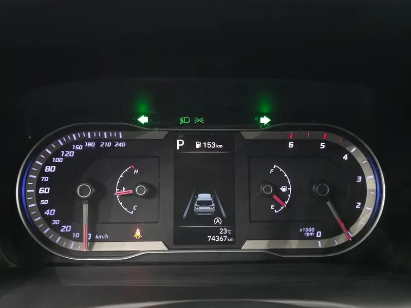 Hyundai Tucson 2.0 4WD MODERN, снимка 8 - Автомобили и джипове - 55802141